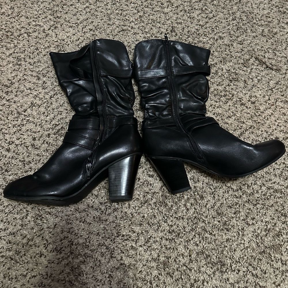 Women’s size 10 Apt 9 black boots